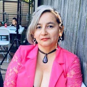 Meet your Posher, Adriana